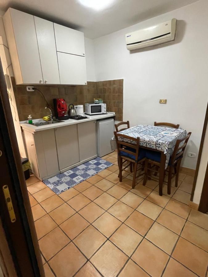 נאפולי Le Suite Di Ginevra מראה חיצוני תמונה