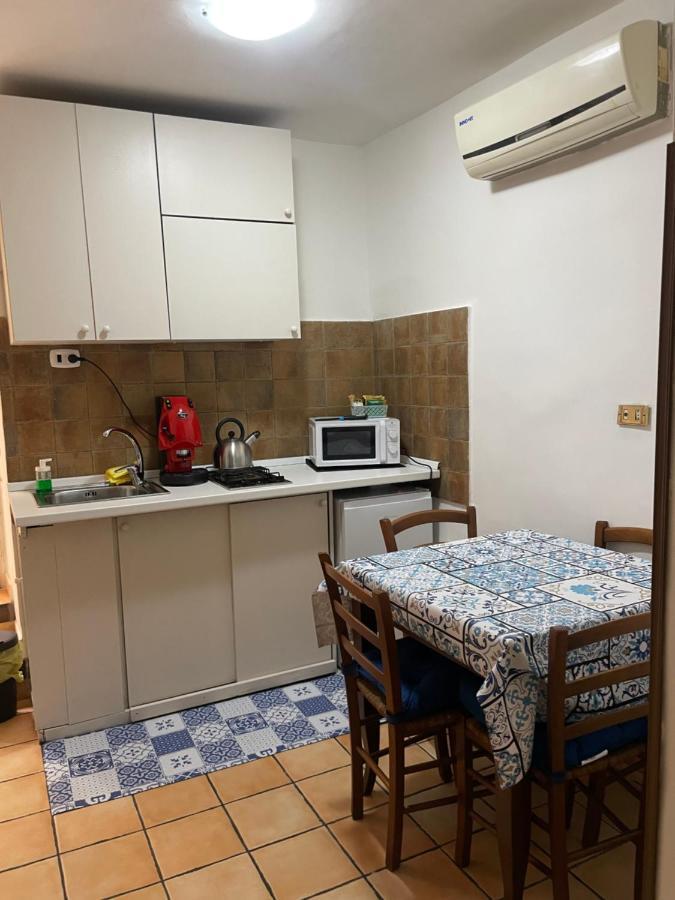 נאפולי Le Suite Di Ginevra מראה חיצוני תמונה