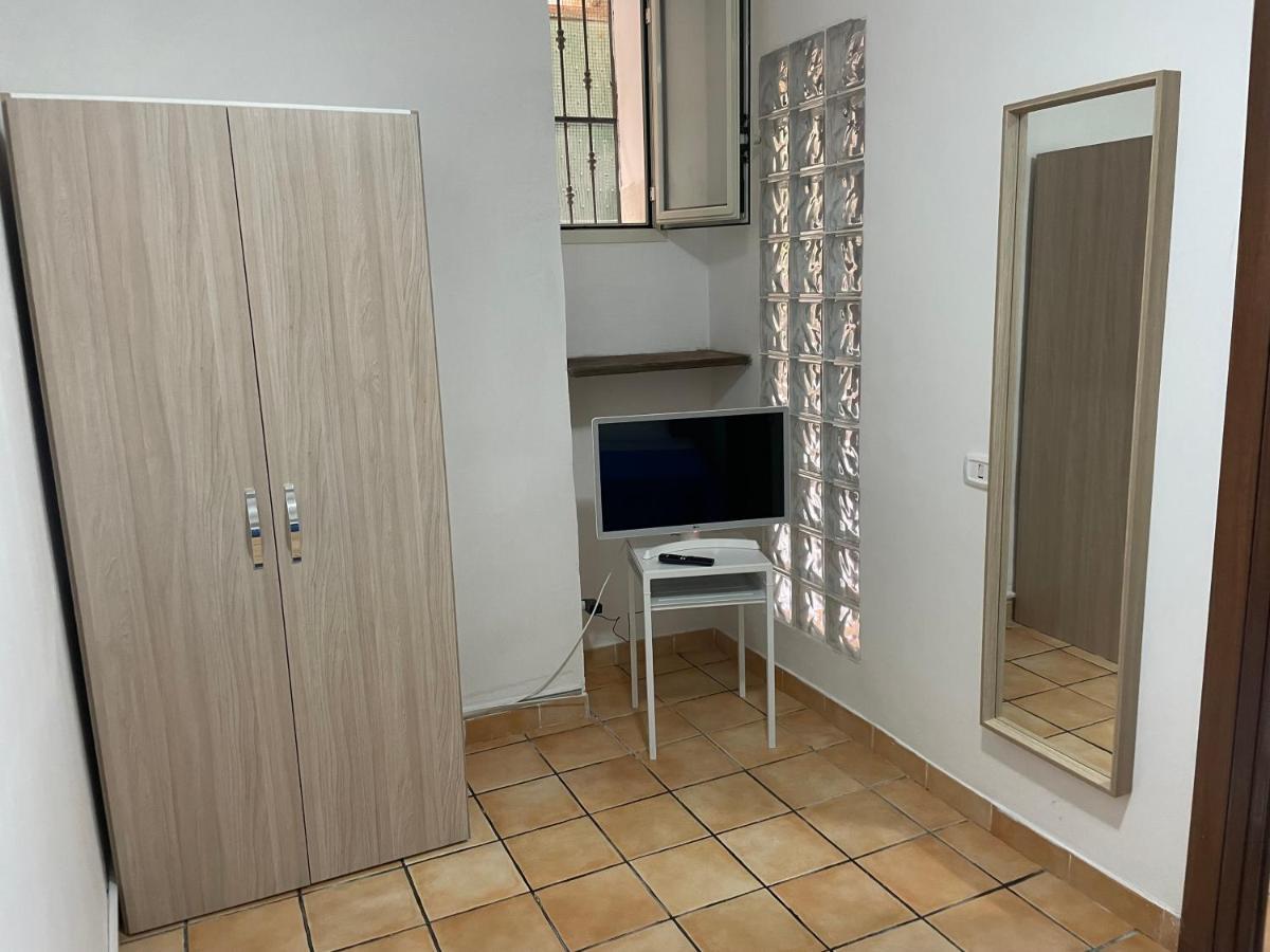 נאפולי Le Suite Di Ginevra מראה חיצוני תמונה