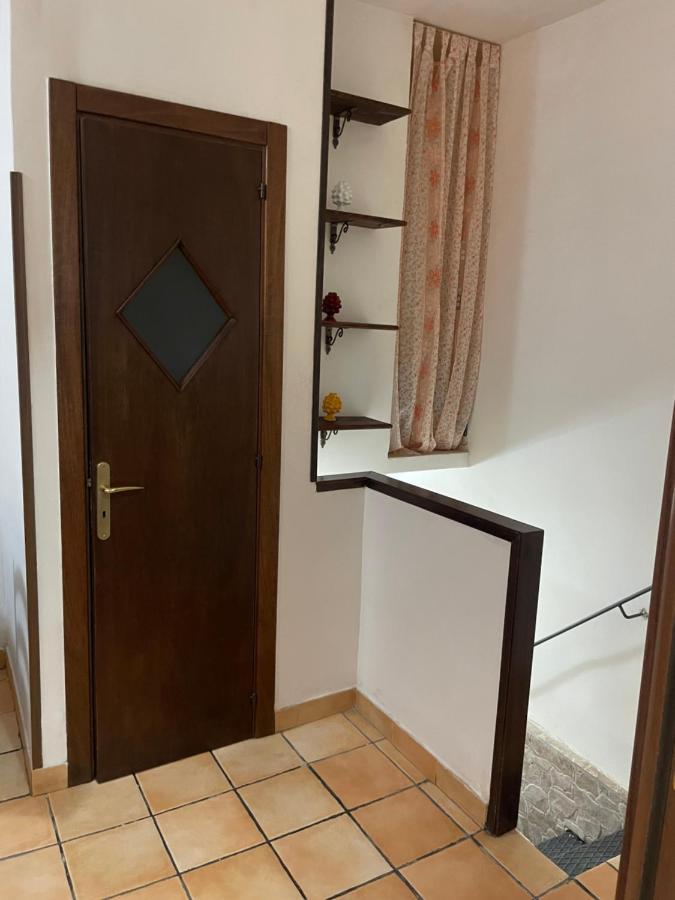 נאפולי Le Suite Di Ginevra מראה חיצוני תמונה